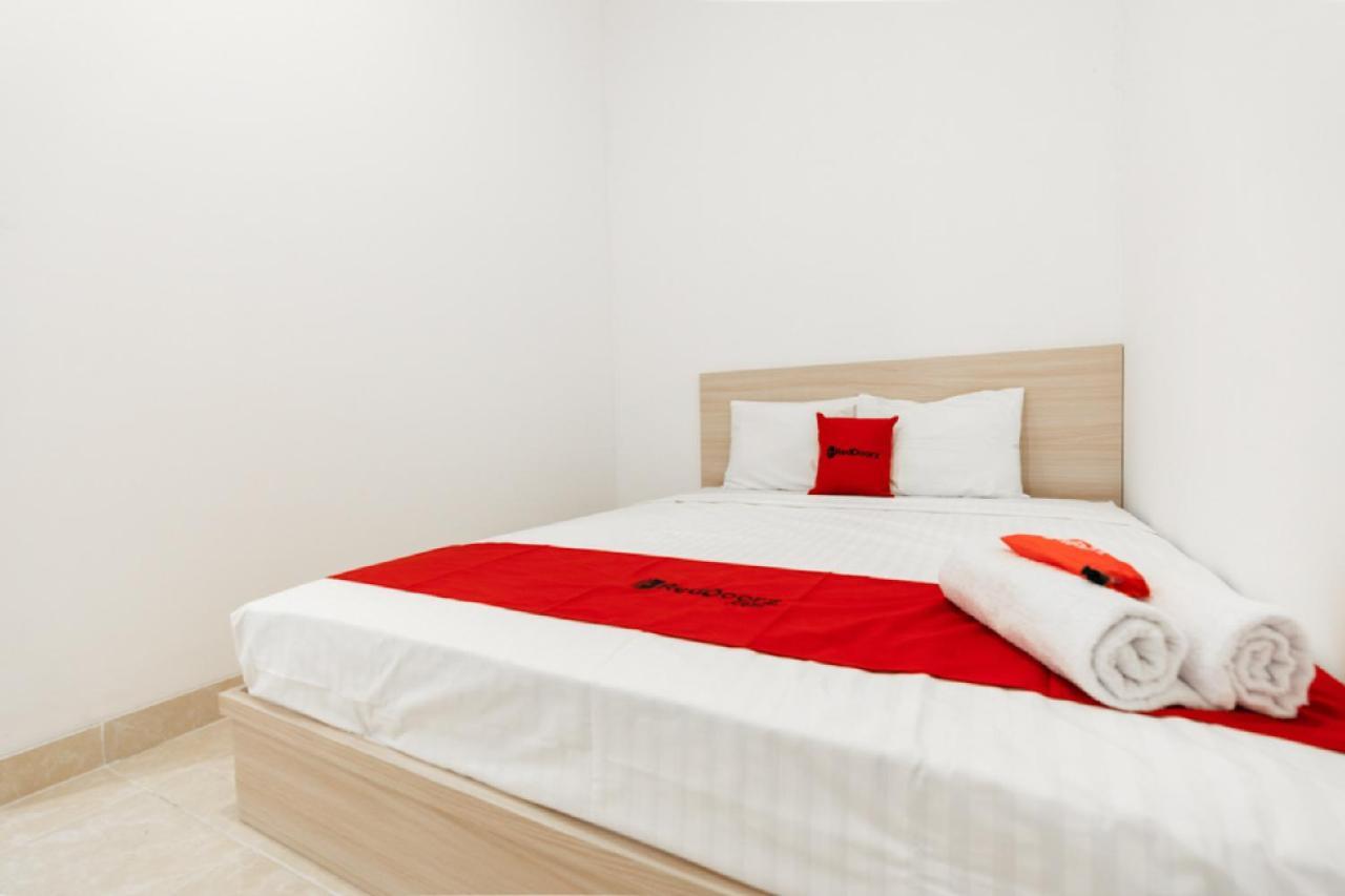 Reddoorz @ Graha Cemerlang Maros Macasar Exterior foto