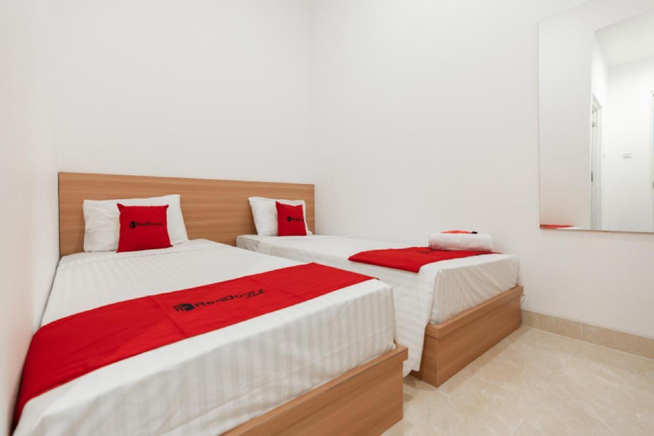 Reddoorz @ Graha Cemerlang Maros Macasar Exterior foto