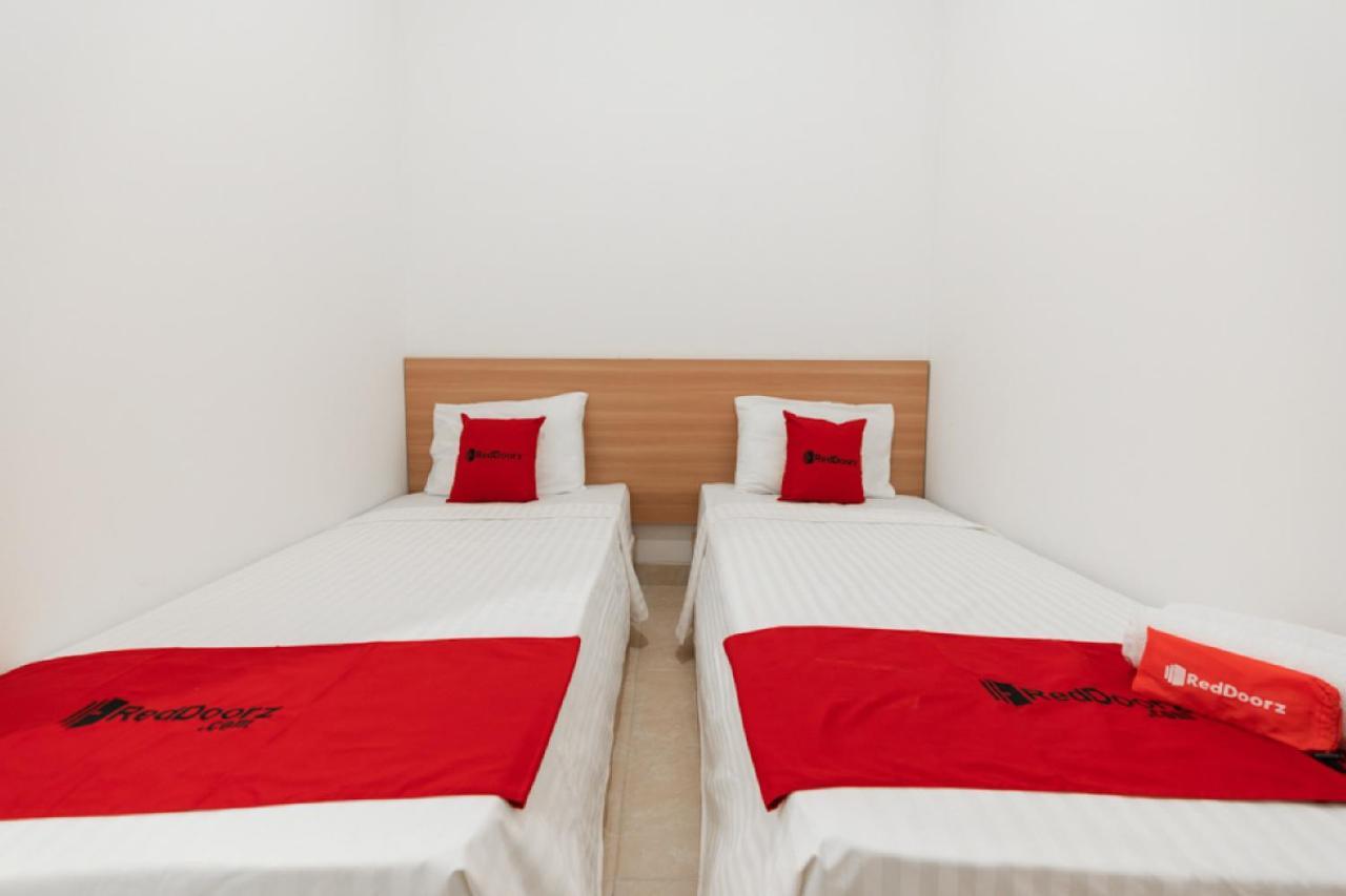 Reddoorz @ Graha Cemerlang Maros Macasar Exterior foto
